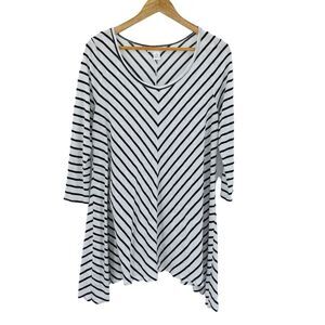 Motherhood Maternity white with black stripe scoop neck tunic length size large